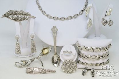 Picture of Vintage Silver Tone Jewelry Assorted Majorica, Trifari, Monet, Richelieu 