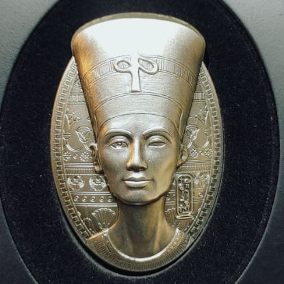 Picture of 2023 200 Francs 3oz Silver High Relief "The Nefertiti Bust" Box/COA  